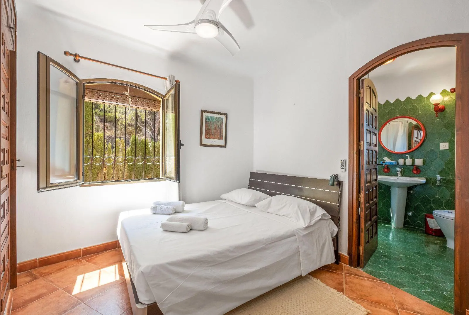 Cosy Mediterranean style villa with open views over the bay of Altea.