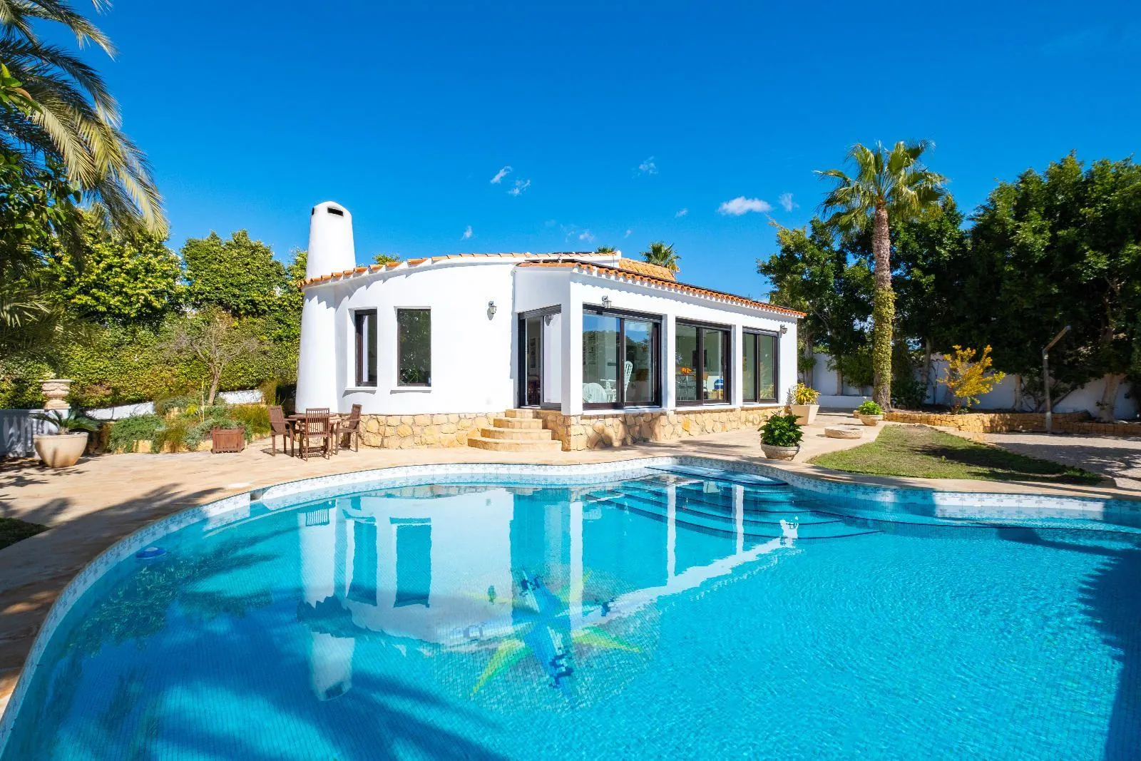 Charming Villa with Sea and Mountain Views in La Nucia