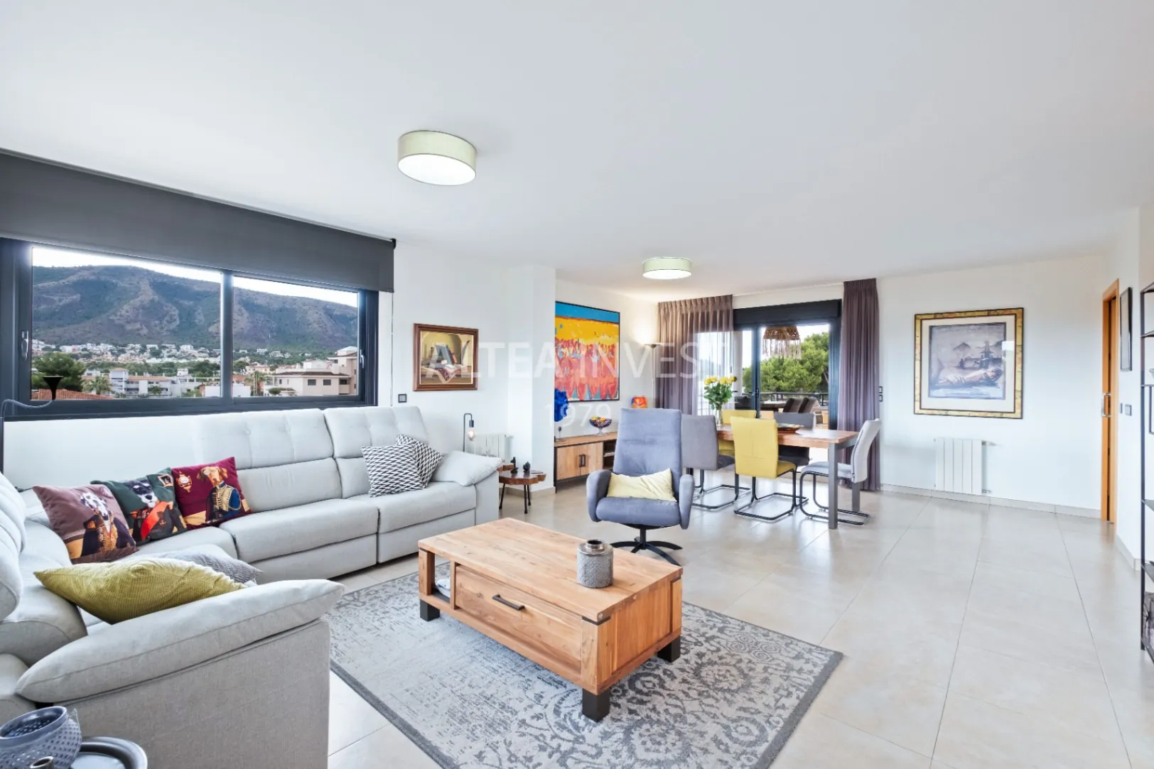 Penthouse with a large private terrace in Albir: comfort, light, and panoramic views.