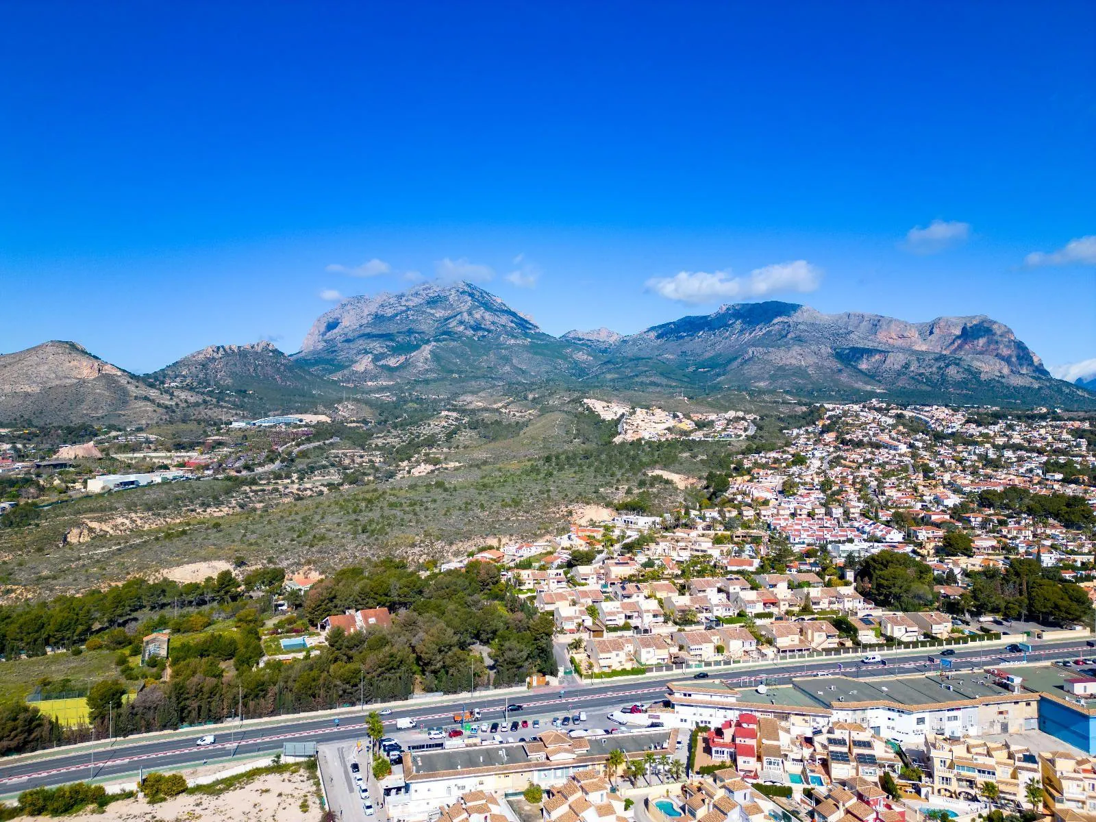 Exclusive Detached Villa with Panoramic Views, Private Pool and Outdoor Kitchen in Albir
