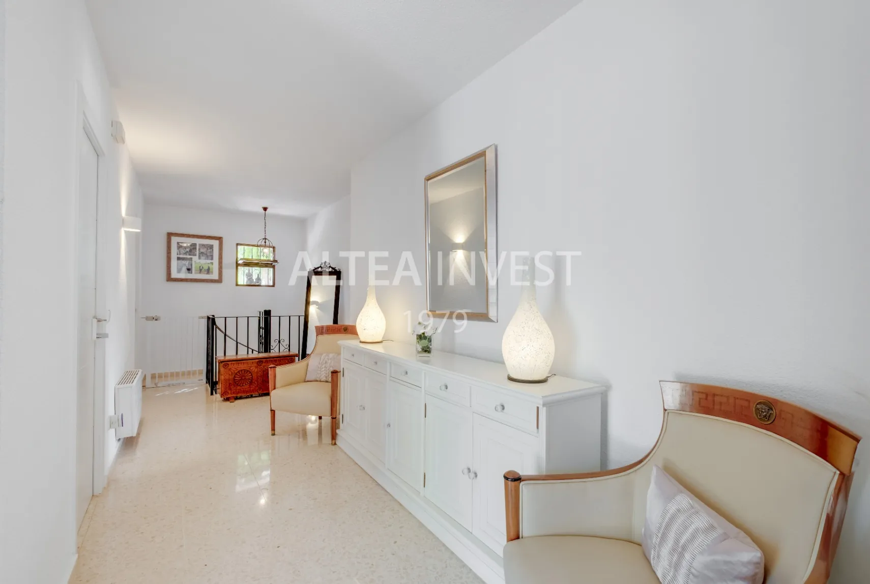 Exclusive Mediterranean-Style Chalet in El Planet