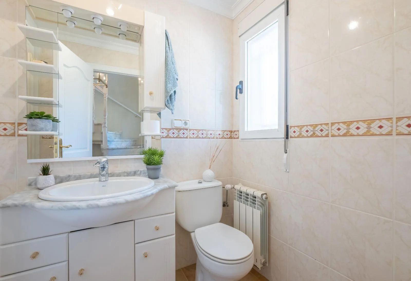 1311 - Elegant Mediterranean Villa with Large Plot and Panoramic Sea Views