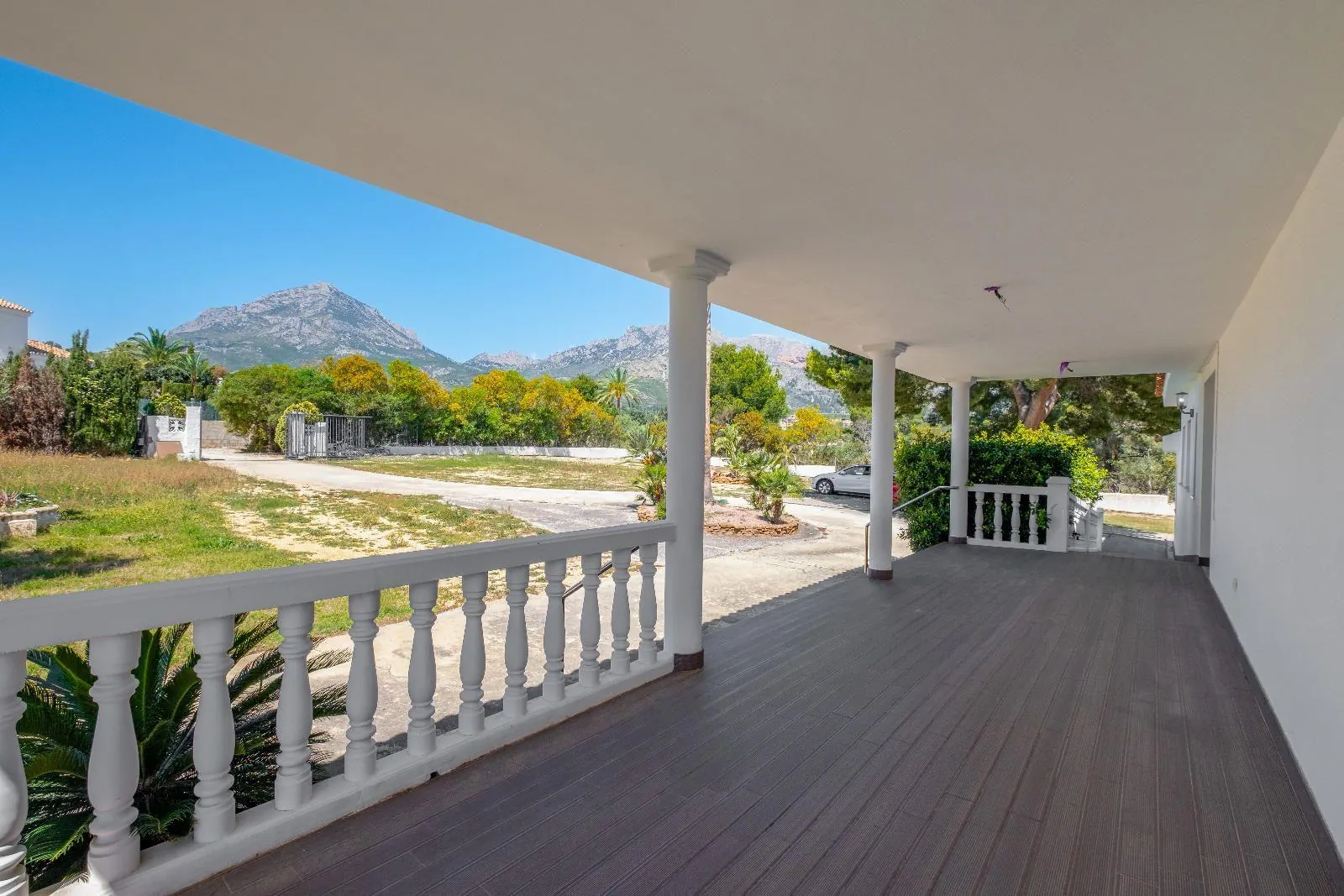 A villa designed for enjoyment: spaciousness, comfort, and privacy
