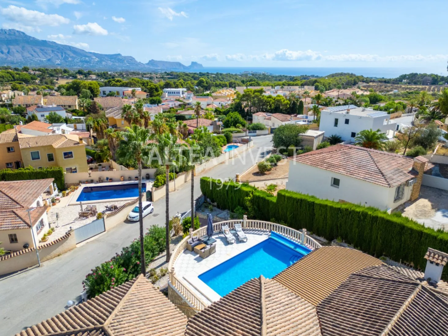 Spectacular villa completely renovated with stunning views of the Mediterranean Sea.