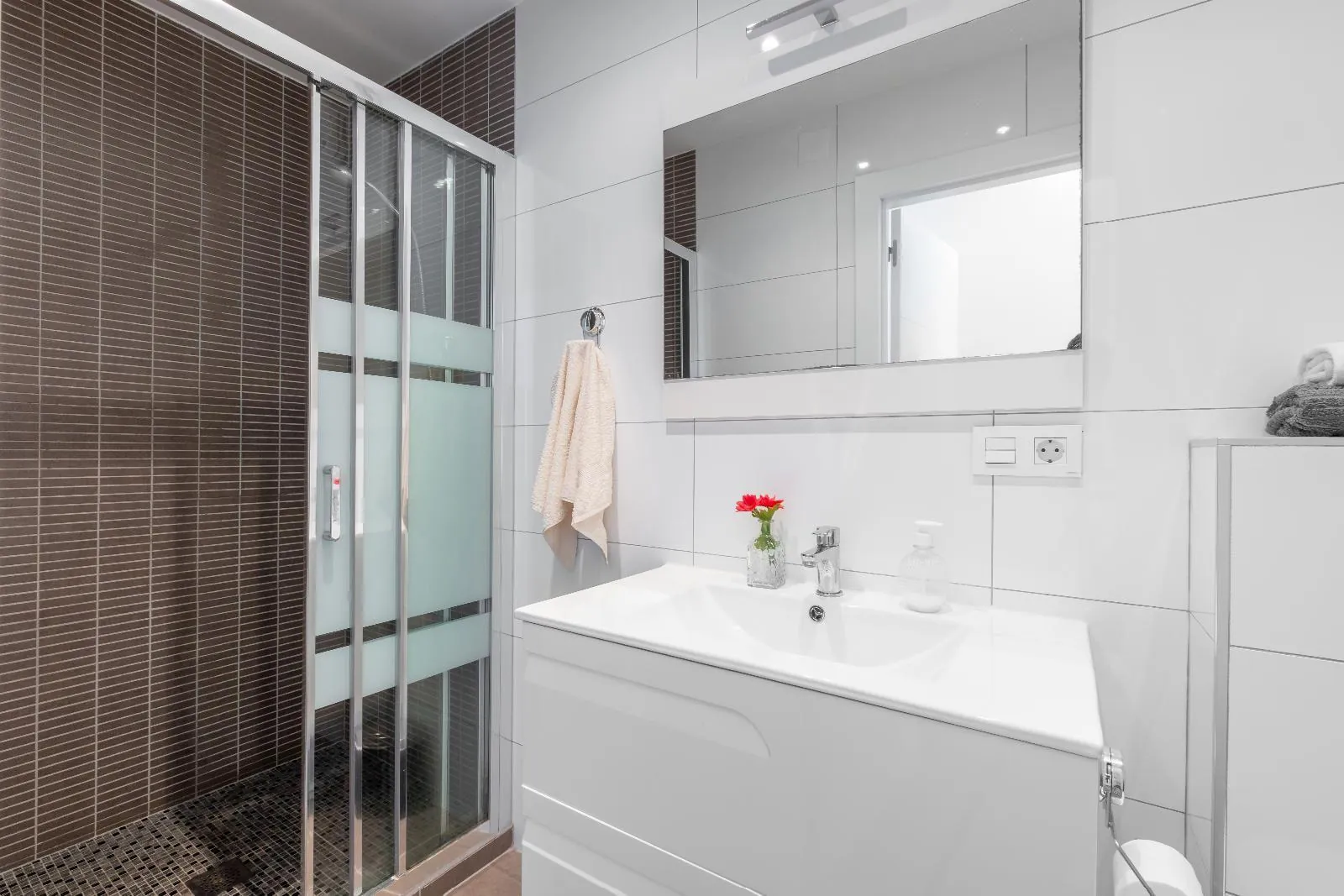 Exclusive Independent Villa with Panoramic Views, Private Pool and Outdoor Kitchen in Albir