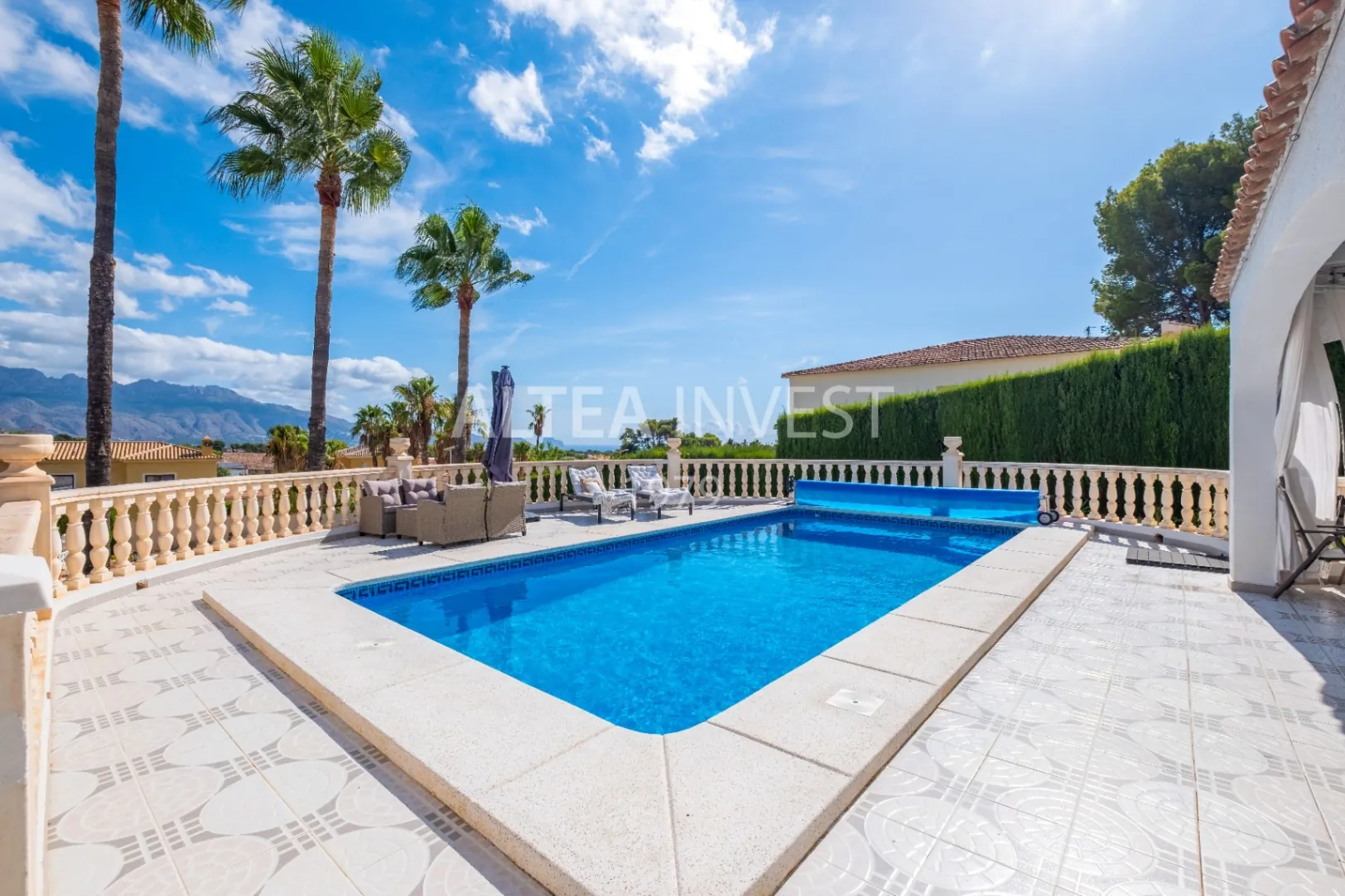 Spectacular villa completely renovated with stunning views of the Mediterranean Sea.