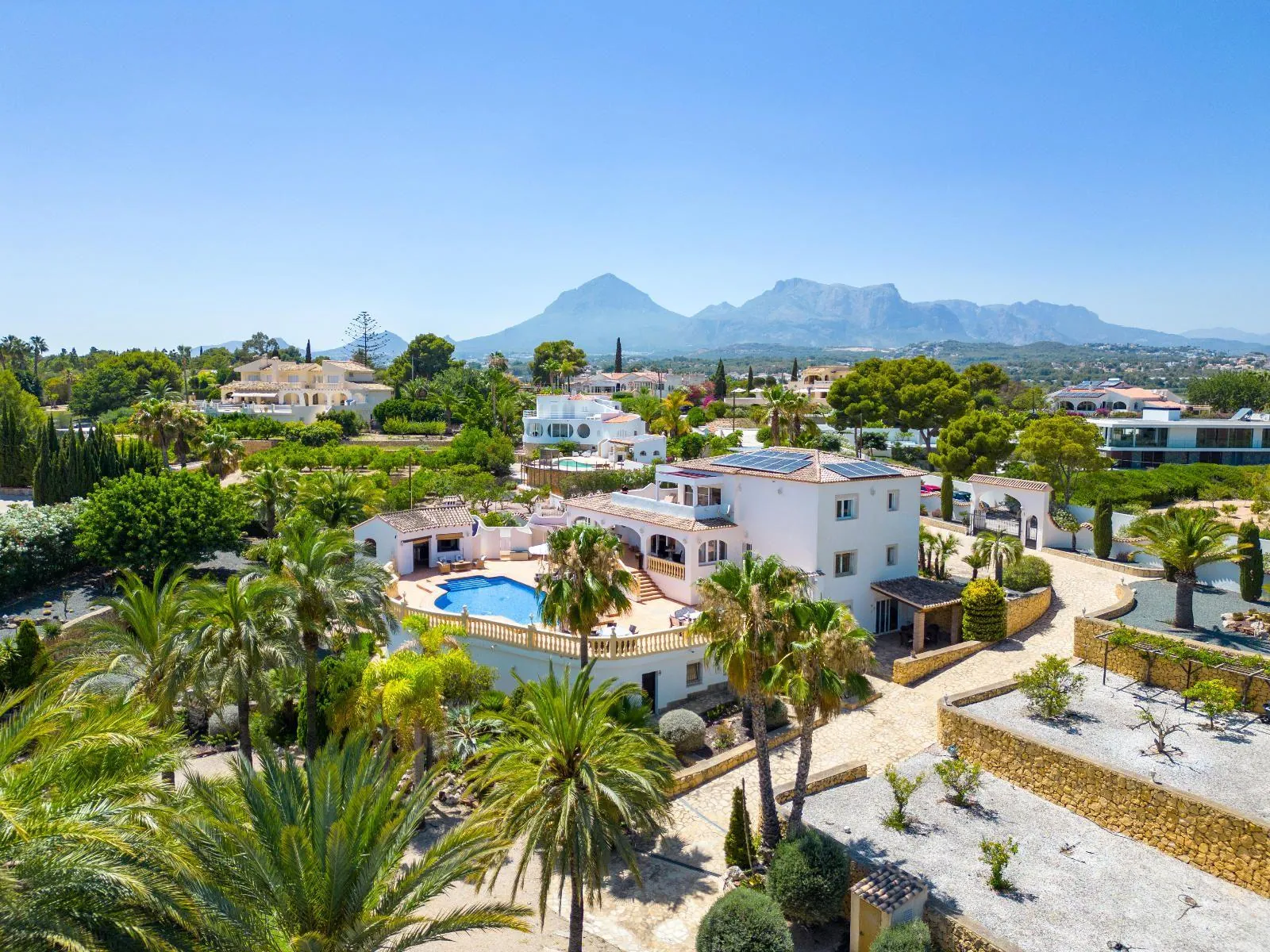 1311 - Elegant Mediterranean Villa with Large Plot and Panoramic Sea Views