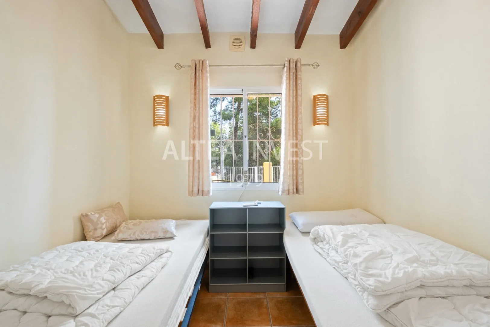 Charming Mediterranean Villa with Sea Views and Space to Enjoy