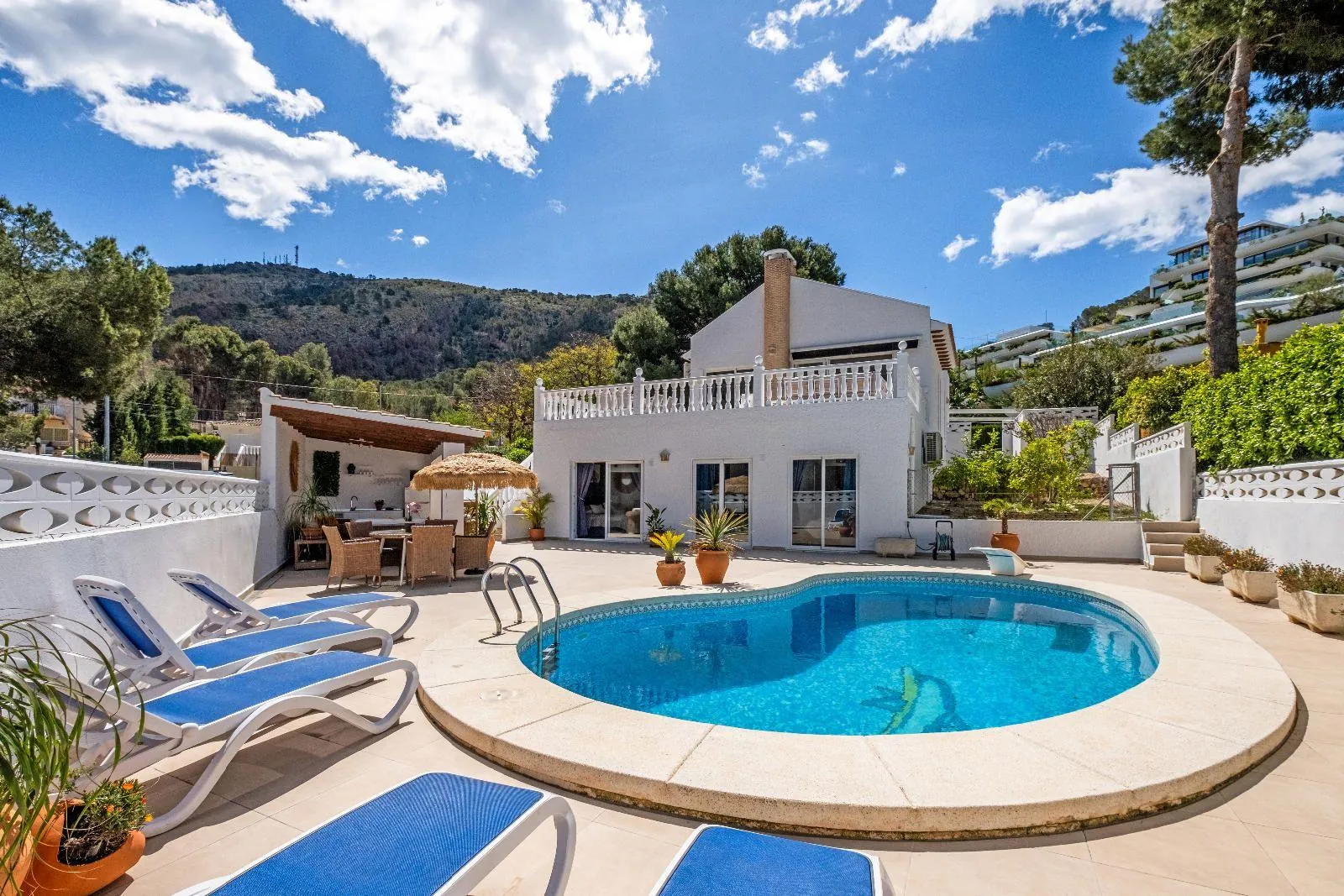 Exclusive Independent Villa with Panoramic Views, Private Pool and Outdoor Kitchen in Albir