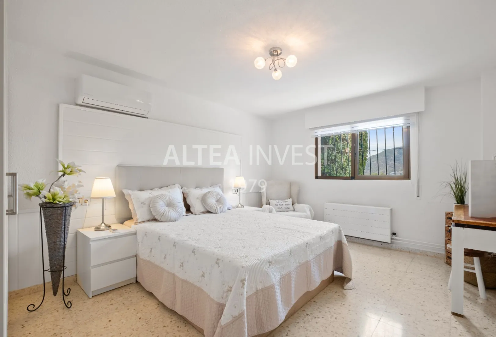 Exclusive Mediterranean-Style Chalet in El Planet