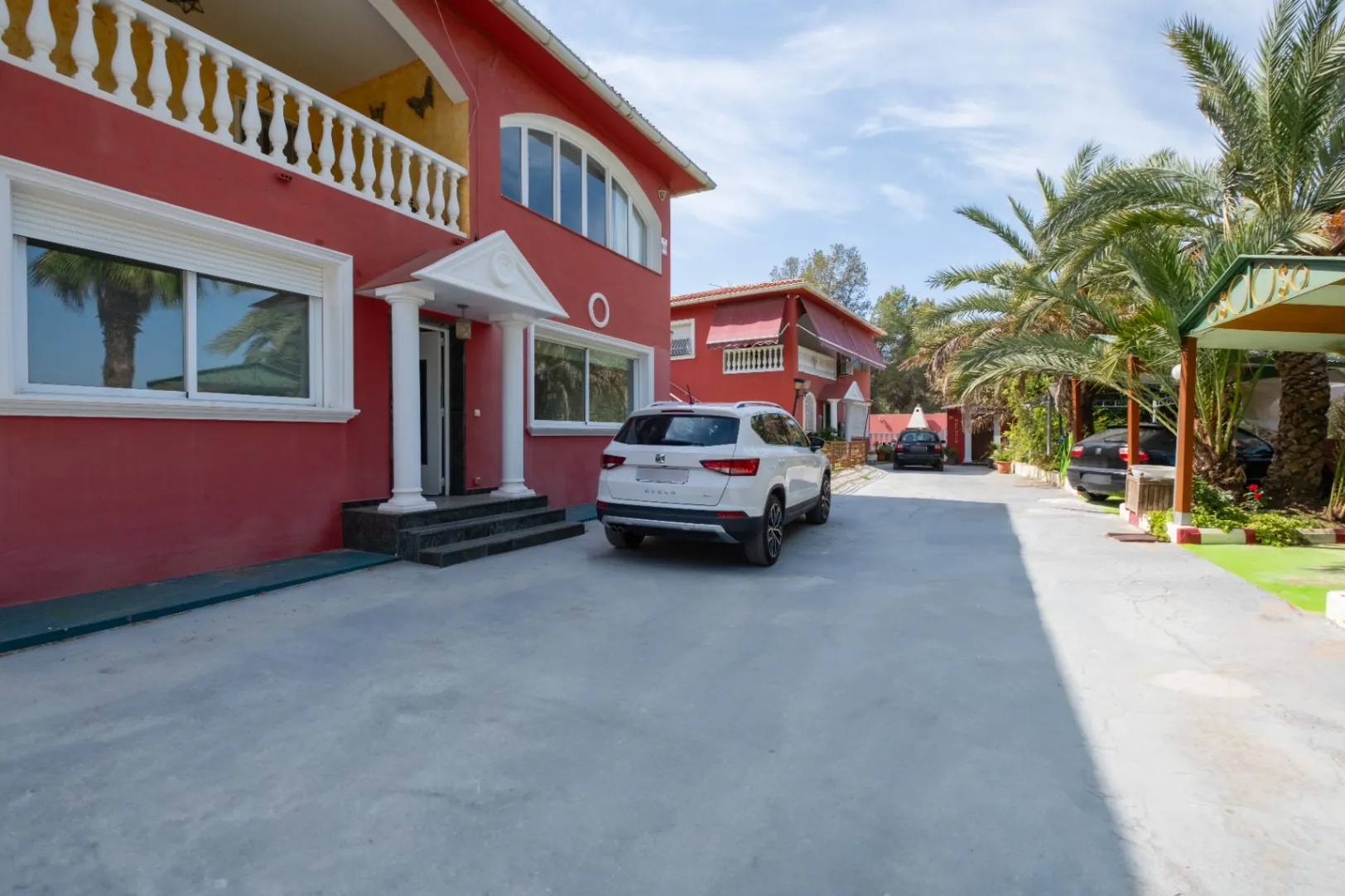 Two Villas – Nature, Privacy, and Versatility in a Unique Setting Next to Sierra Helada