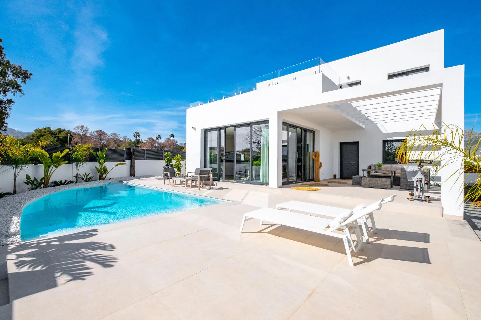 Newly Built Villa with Sea Views and Cutting-Edge Design