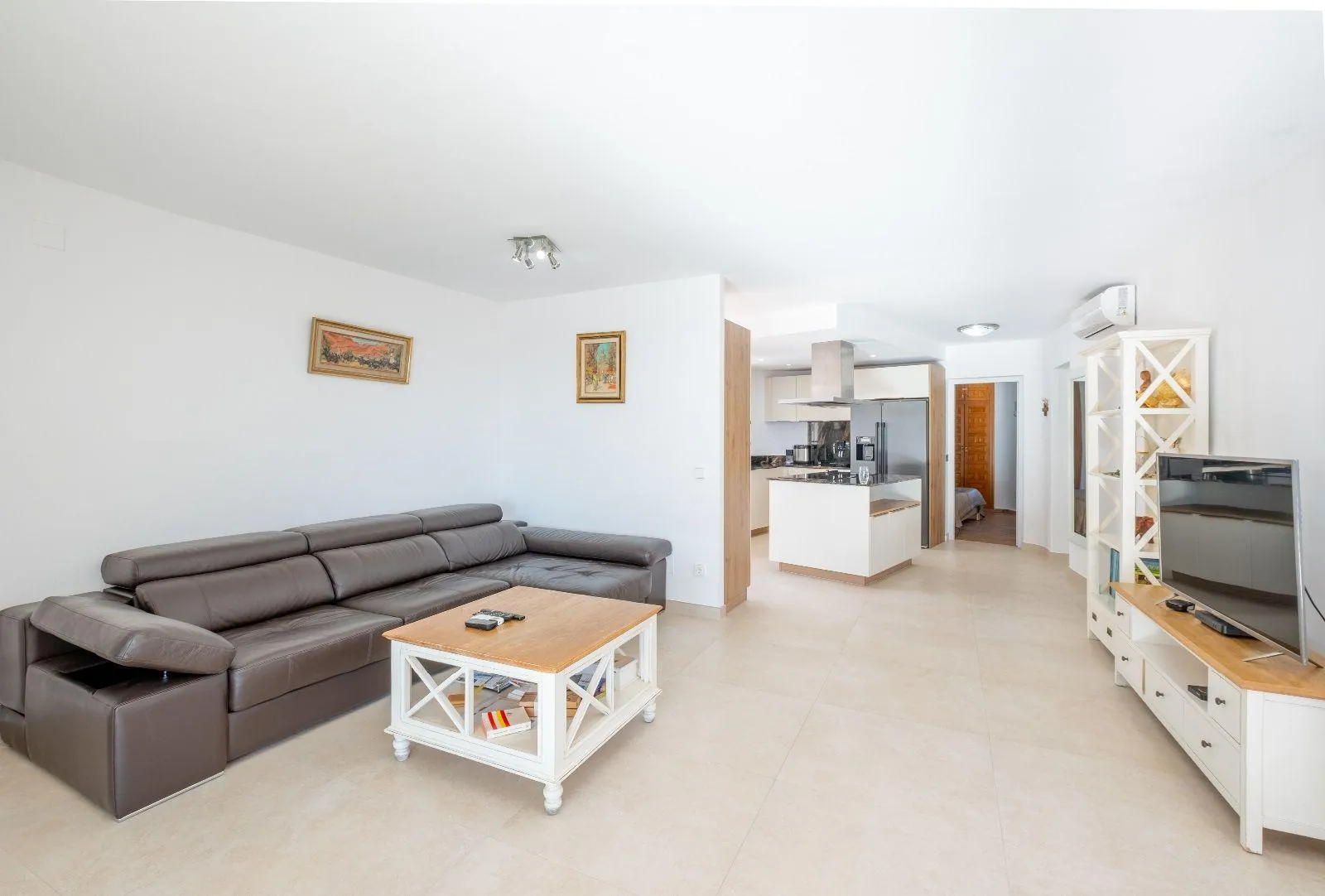 Mediterranean style villa in the privileged area of the Club de Golf.