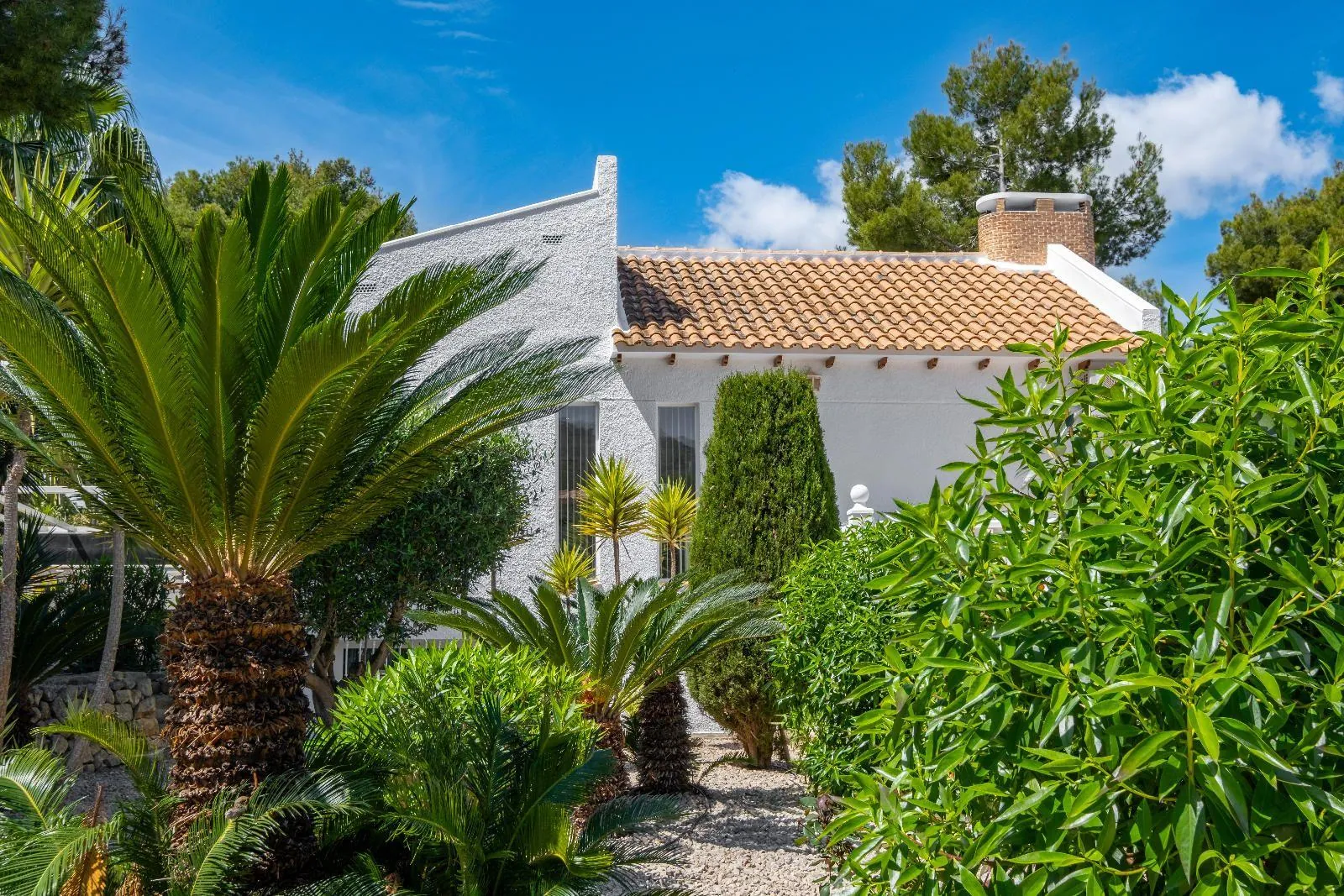 Exclusive Independent Villa with Panoramic Views, Private Pool and Outdoor Kitchen in Albir