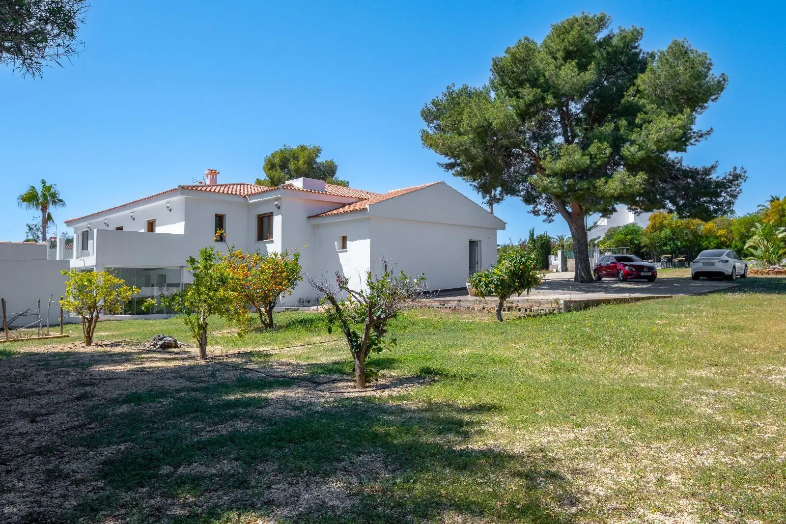 A villa designed for enjoyment: spaciousness, comfort, and privacy