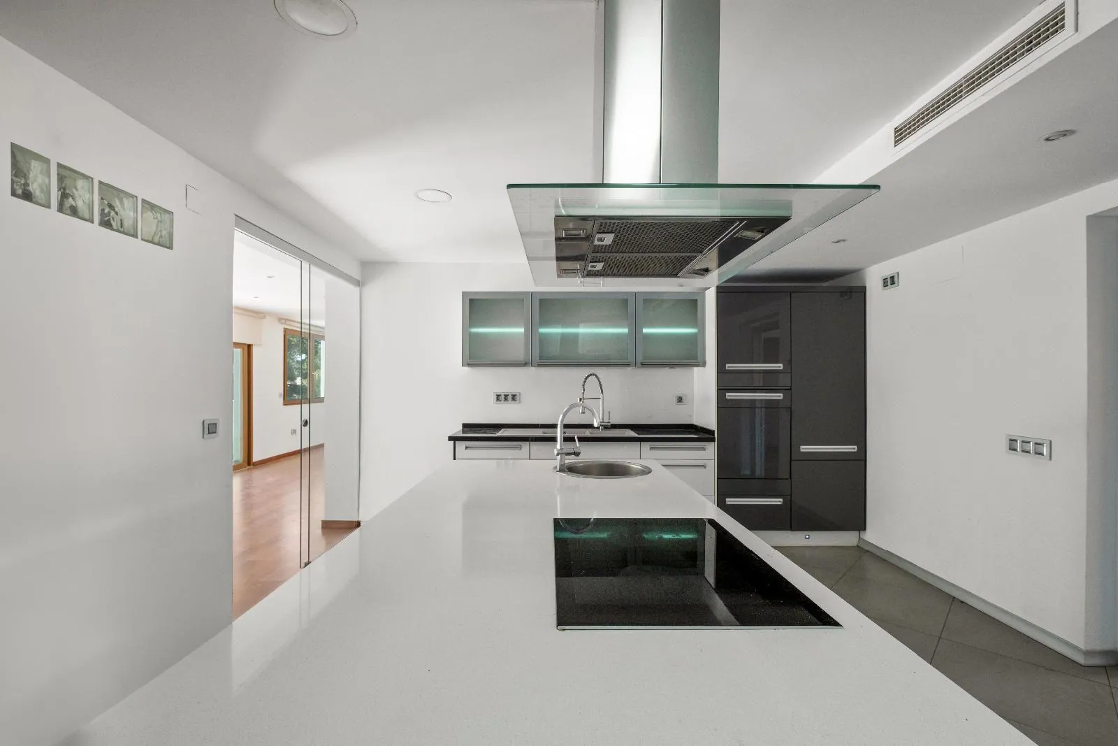 A villa designed for enjoyment: spaciousness, comfort, and privacy