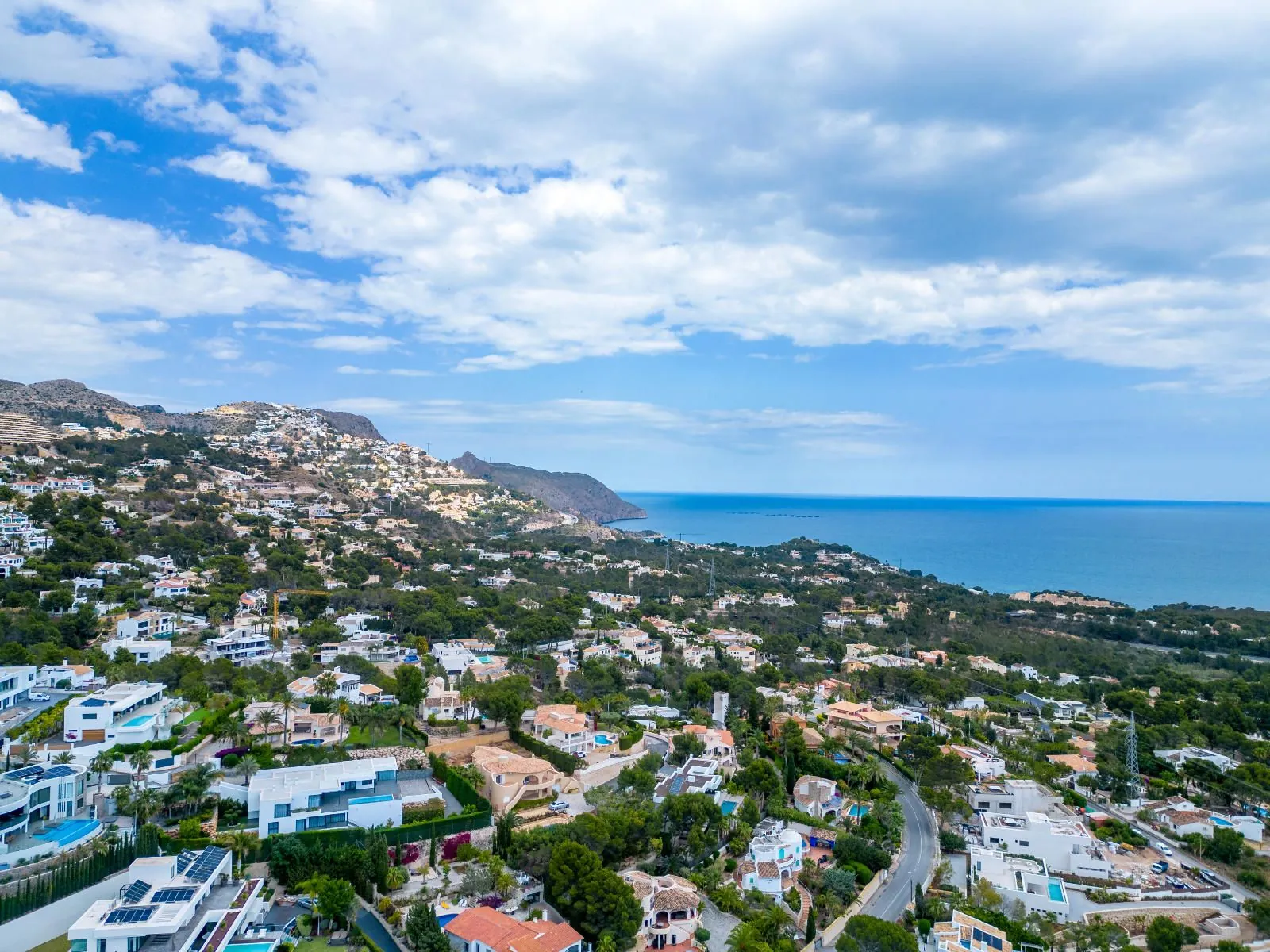1345 - Altea La Vella, luxury by the golf: modern villa with infinity pool and premium finishes