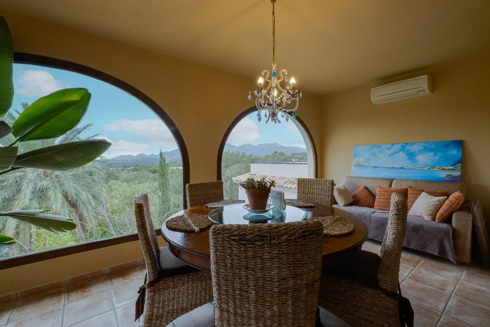 Independent villa surrounded by nature