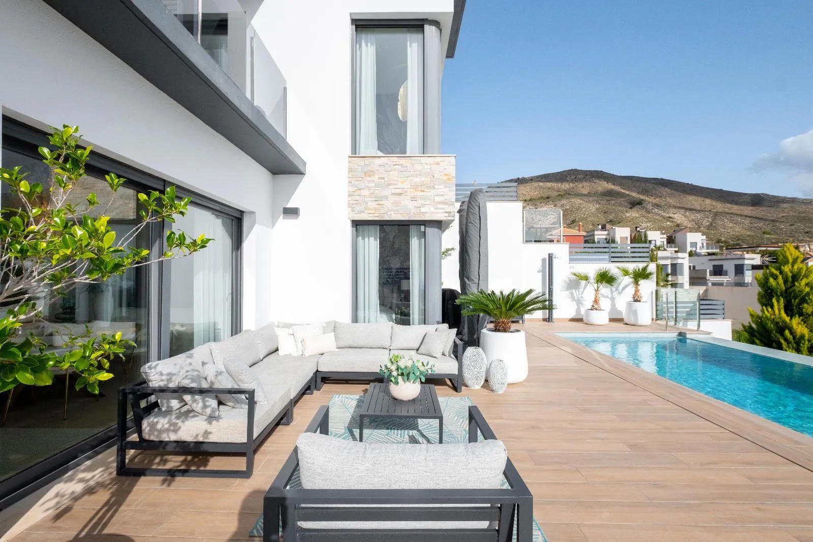 Modern villa with spectacular views over Benidorm