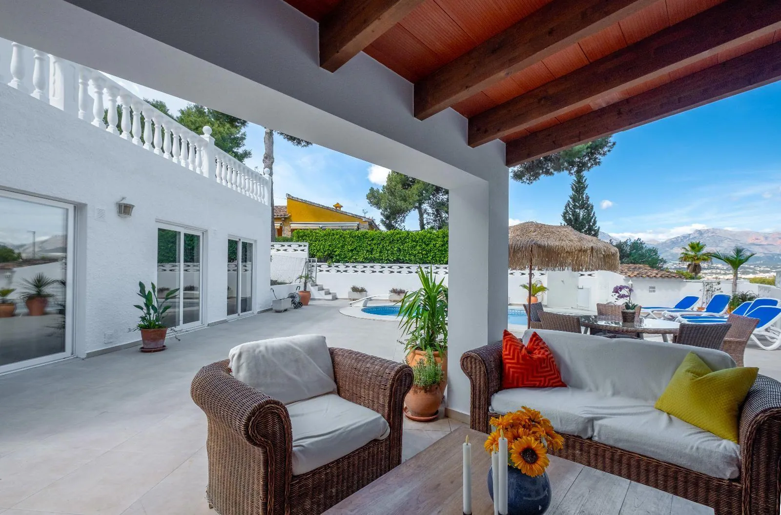 Exclusive Independent Villa with Panoramic Views, Private Pool and Outdoor Kitchen in Albir