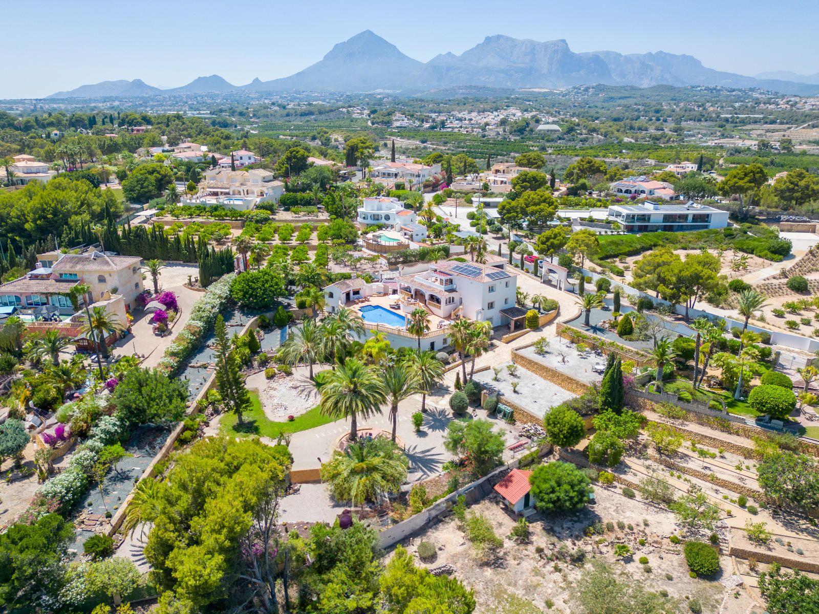 1311 - Elegant Mediterranean Villa with Large Plot and Panoramic Sea Views