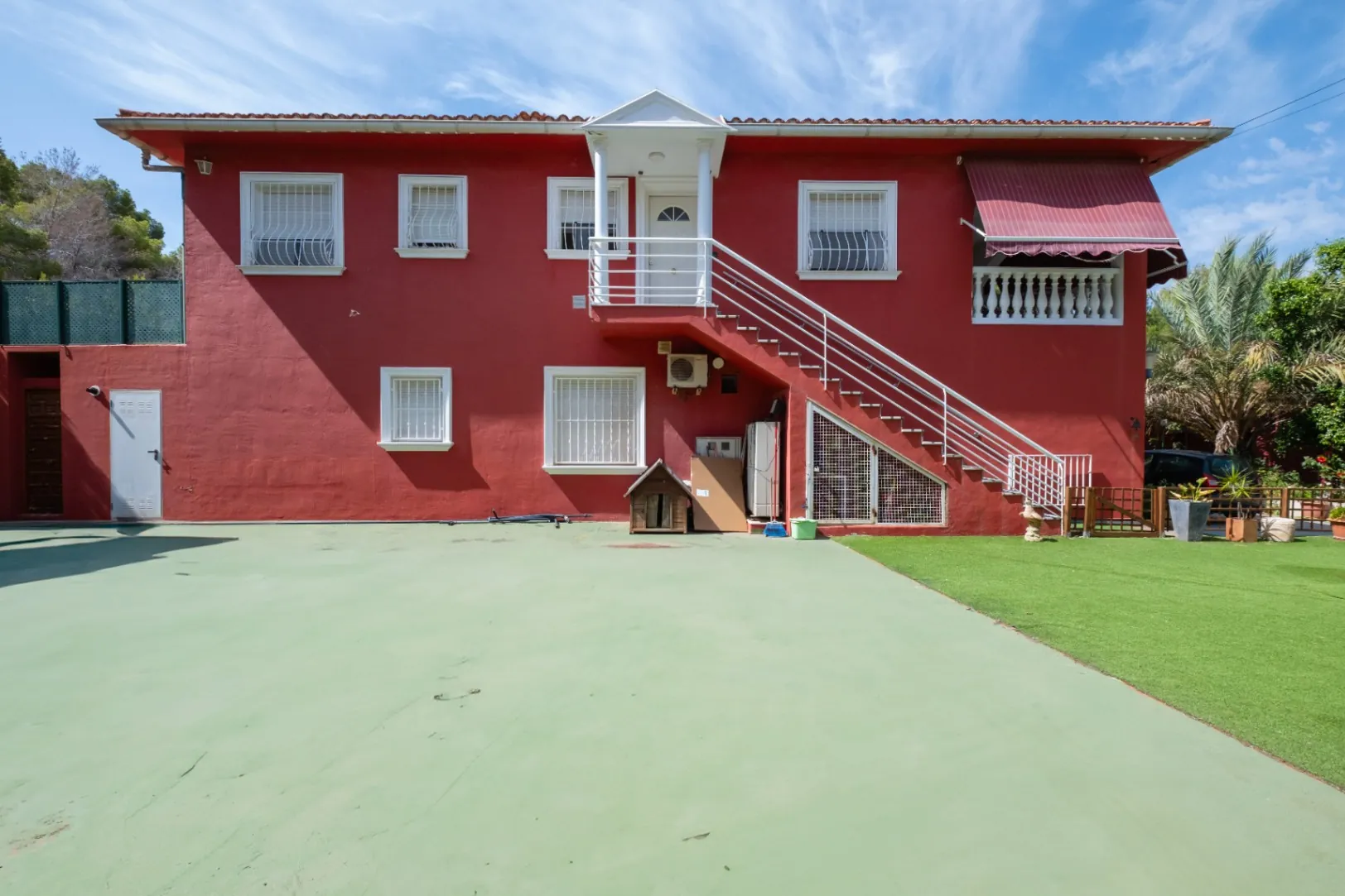 Two Villas – Nature, Privacy, and Versatility in a Unique Setting Next to Sierra Helada