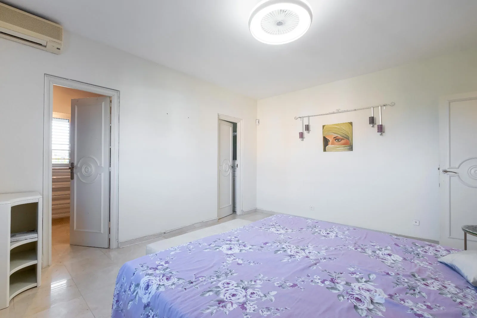 Elegant Mediterranean Villa with Guest House in La Nucia