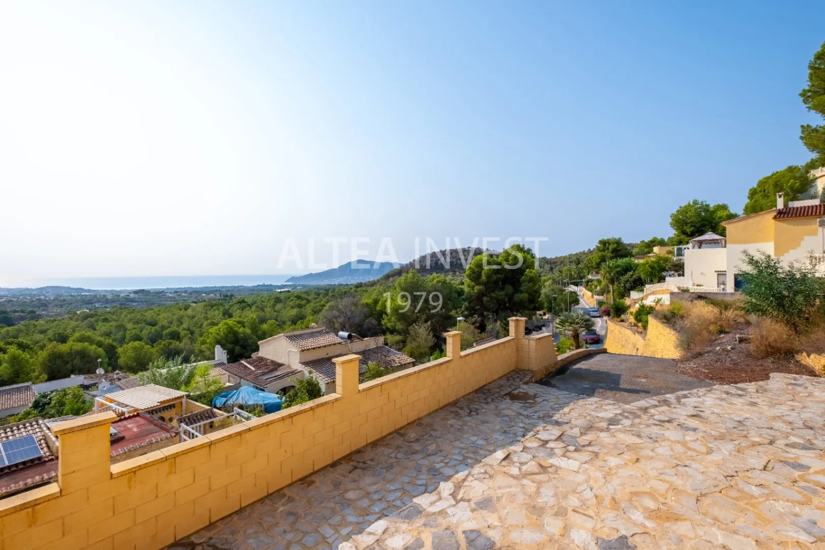 Charming Mediterranean Villa with Sea Views and Space to Enjoy