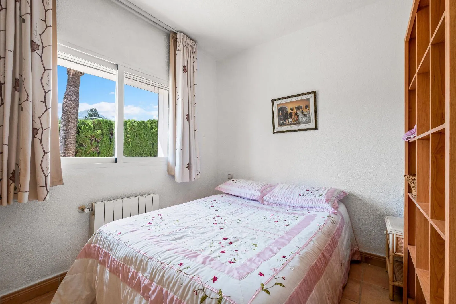 Single-storey villa in Alfaz del Pi: spaciousness, privacy, and heated pool