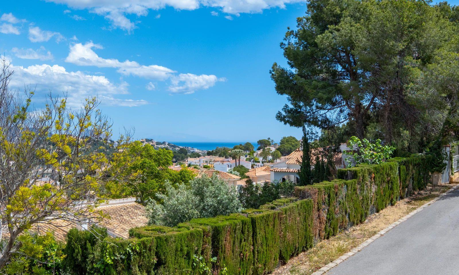 Completely renovated villa in Alfaz del Pi: sea and mountain views