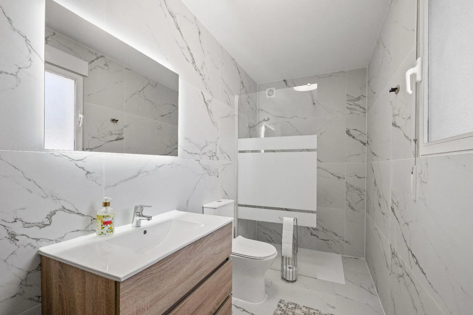 Completely renovated villa in Alfaz del Pi: sea and mountain views