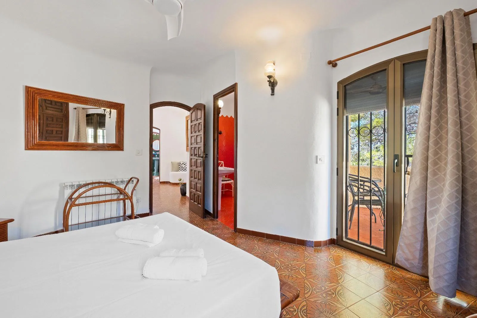 Cosy Mediterranean style villa with open views over the bay of Altea.
