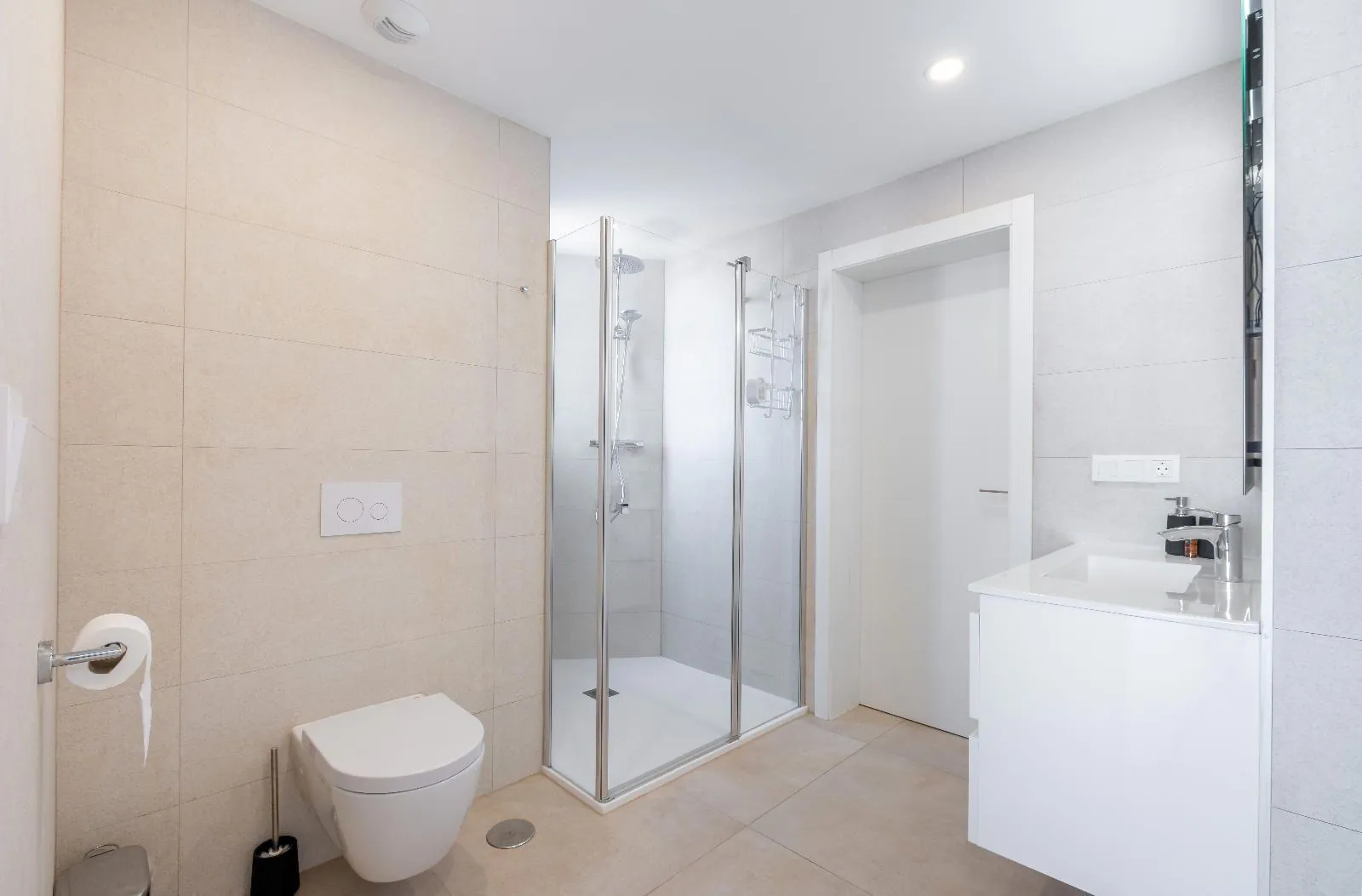 Elegant new build home with sea views in Benidorm