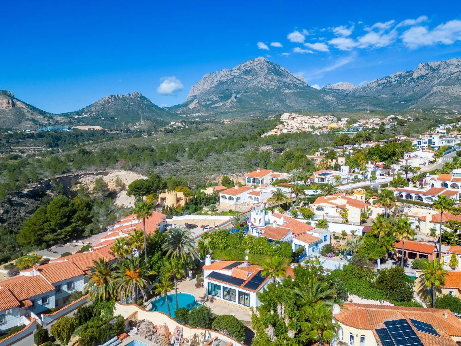 Charming Villa with Sea and Mountain Views in La Nucia