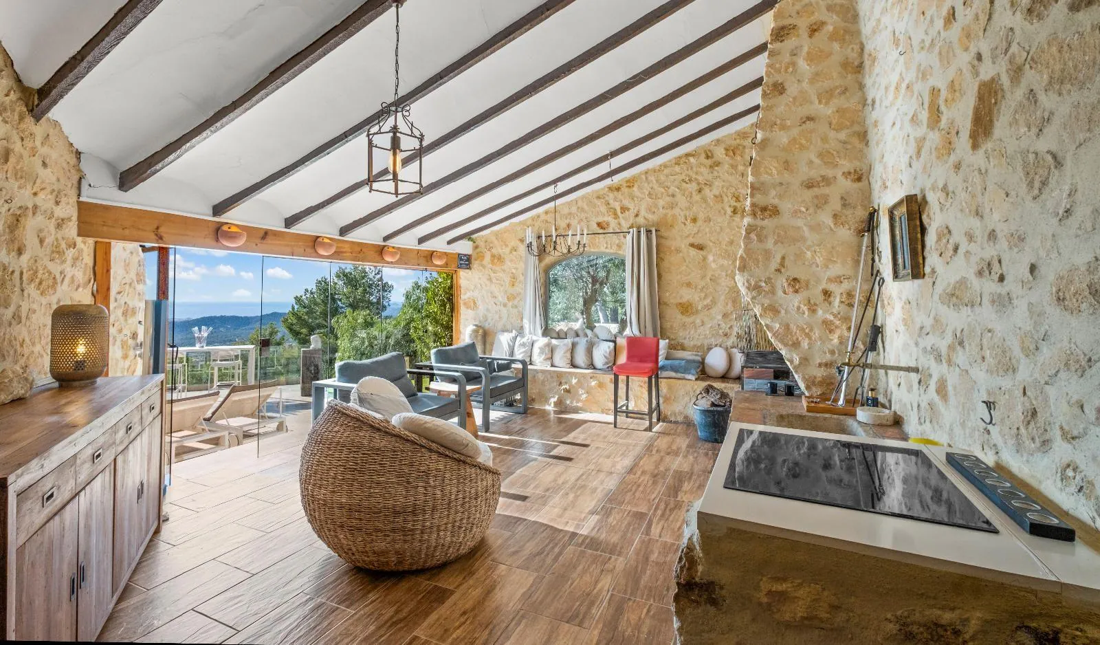 A Unique Villa in Finestrat: Tradition, Modernity, and Unmatched Views