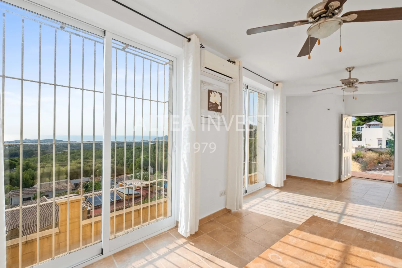 Charming Mediterranean Villa with Sea Views and Space to Enjoy