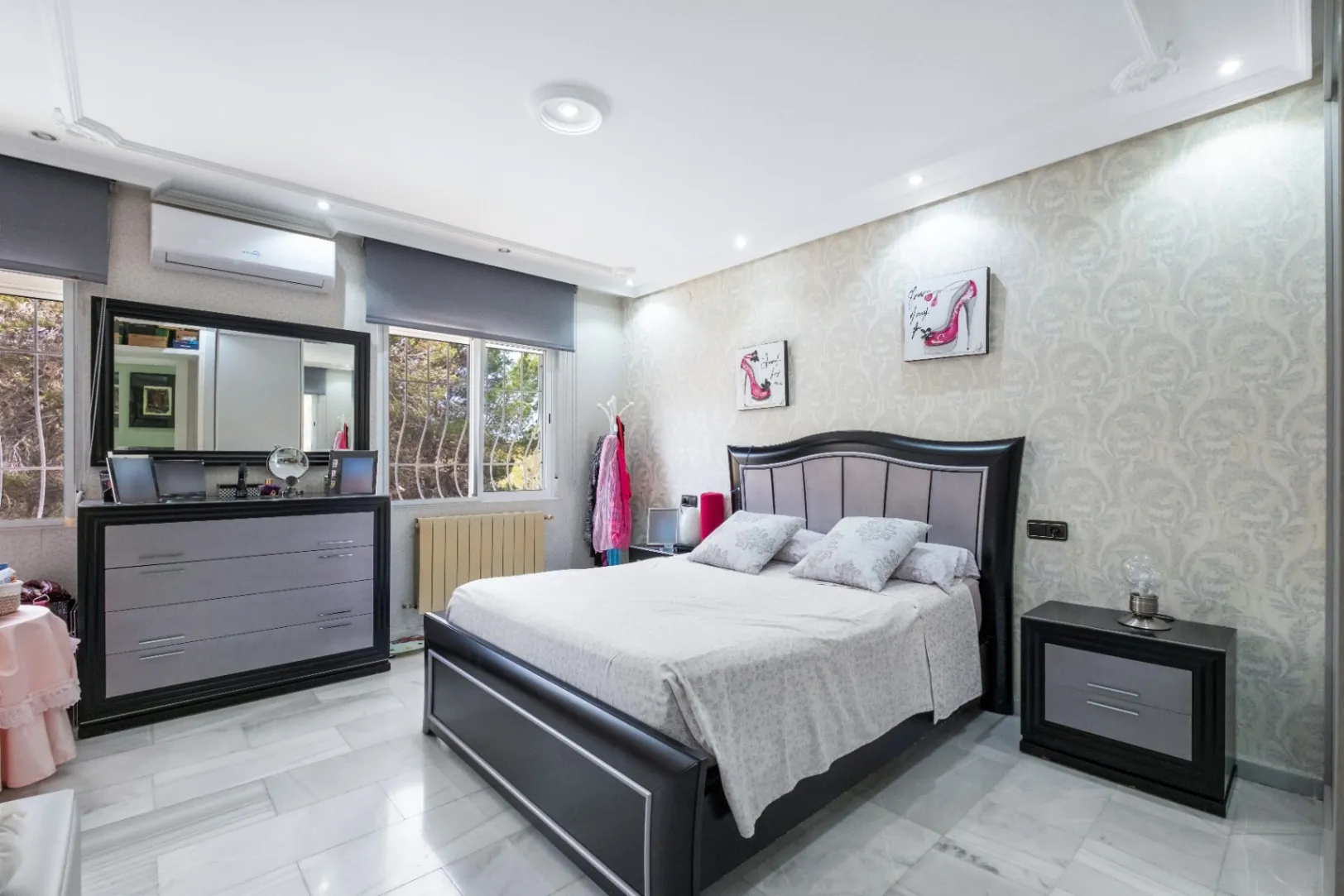 Two Villas – Nature, Privacy, and Versatility in a Unique Setting Next to Sierra Helada