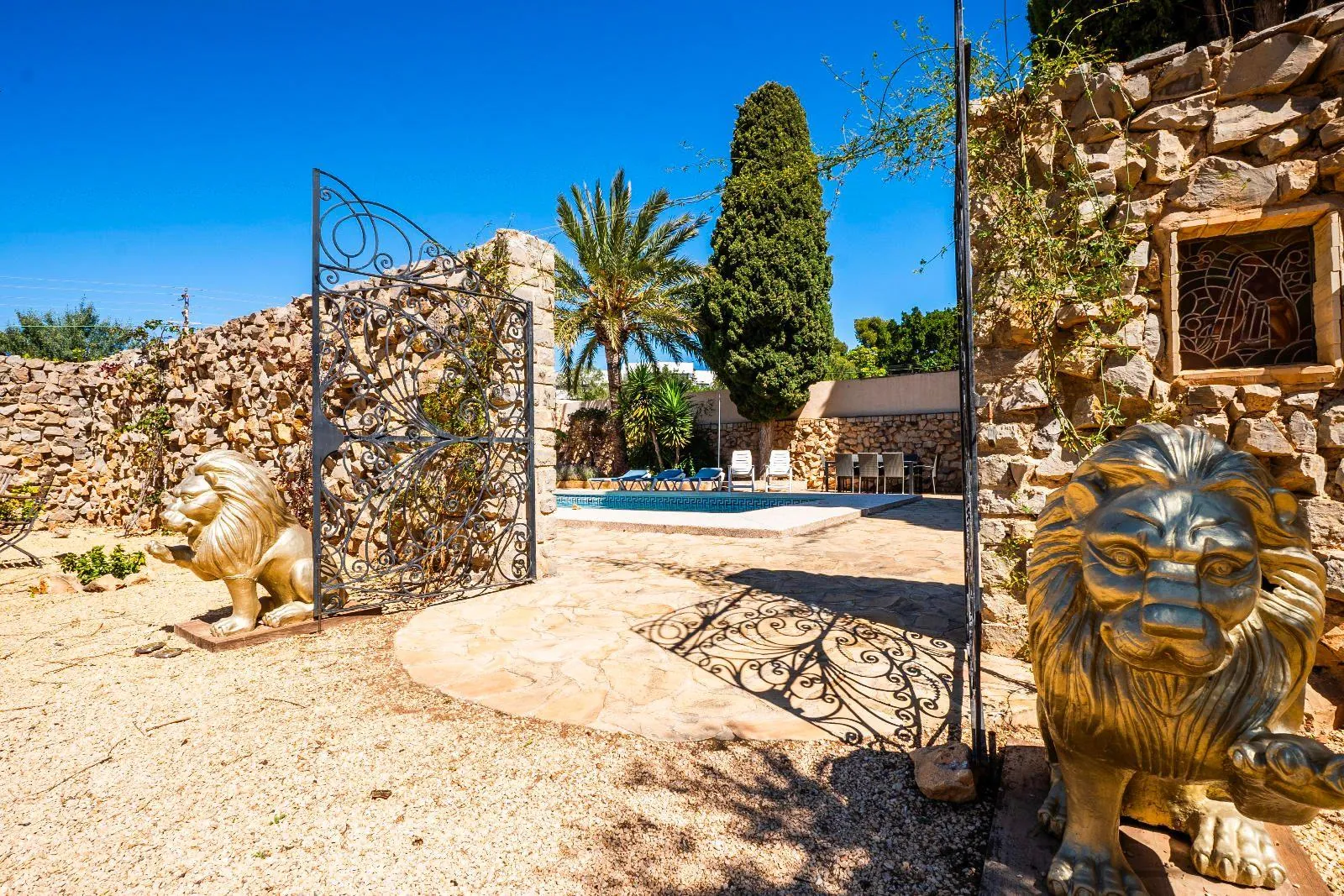 Authentic Mediterranean Life – Spaces to Enjoy and Share