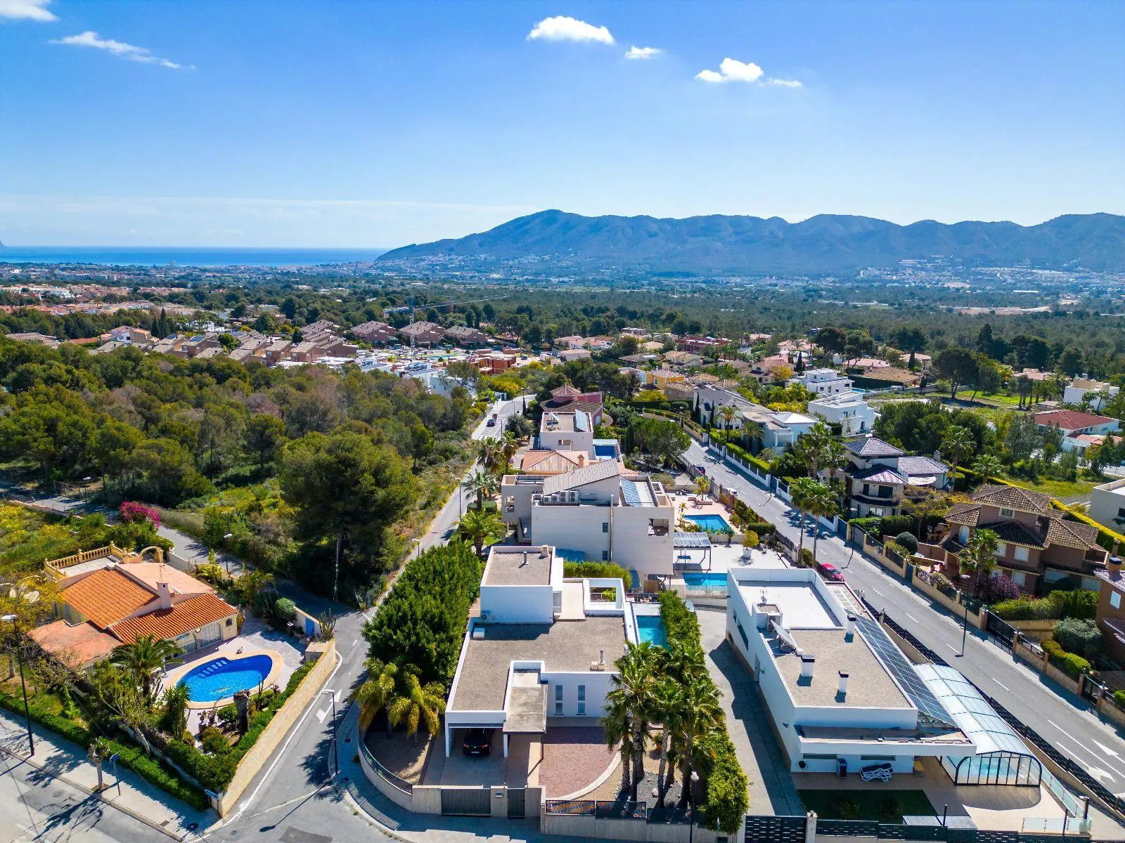 Exclusive Detached Villa with Panoramic Views, Private Pool and Outdoor Kitchen in Albir