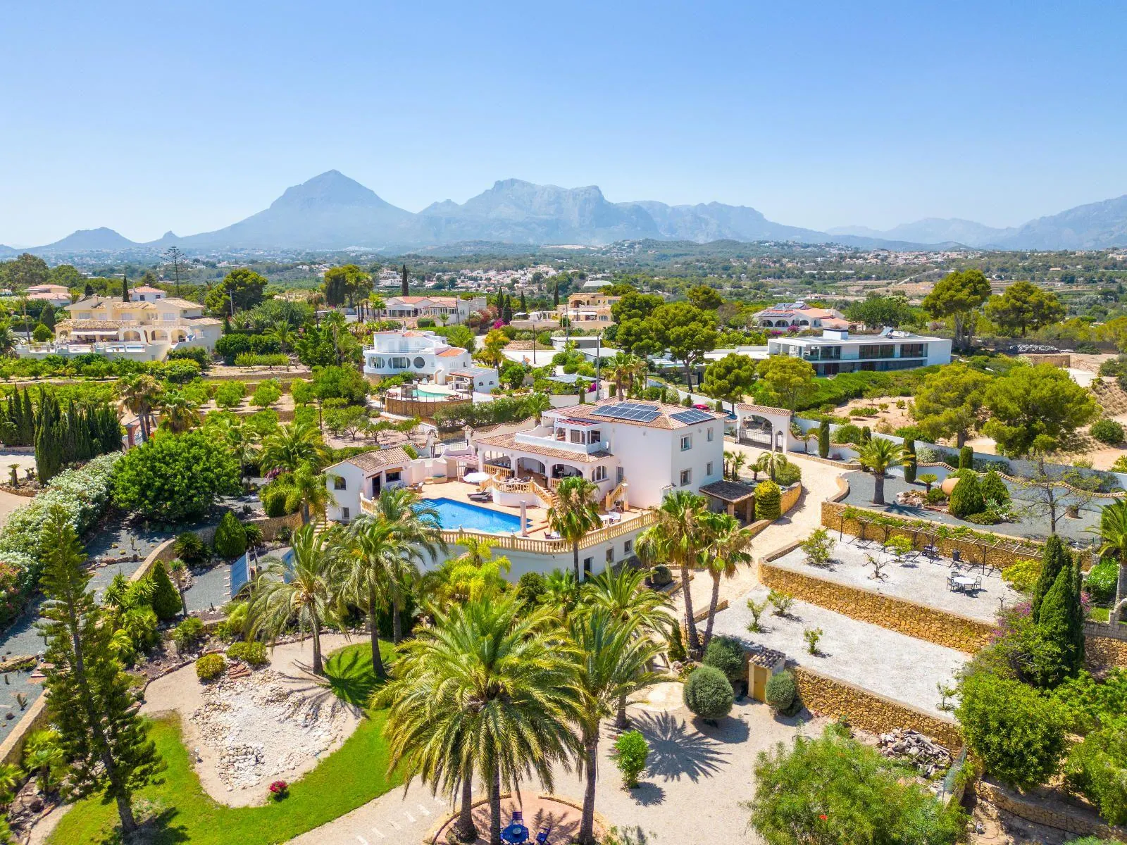 1311 - Elegant Mediterranean Villa with Large Plot and Panoramic Sea Views