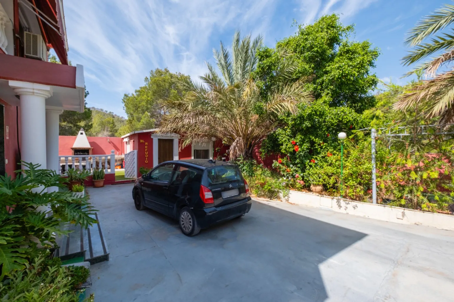 Two Villas – Nature, Privacy, and Versatility in a Unique Setting Next to Sierra Helada