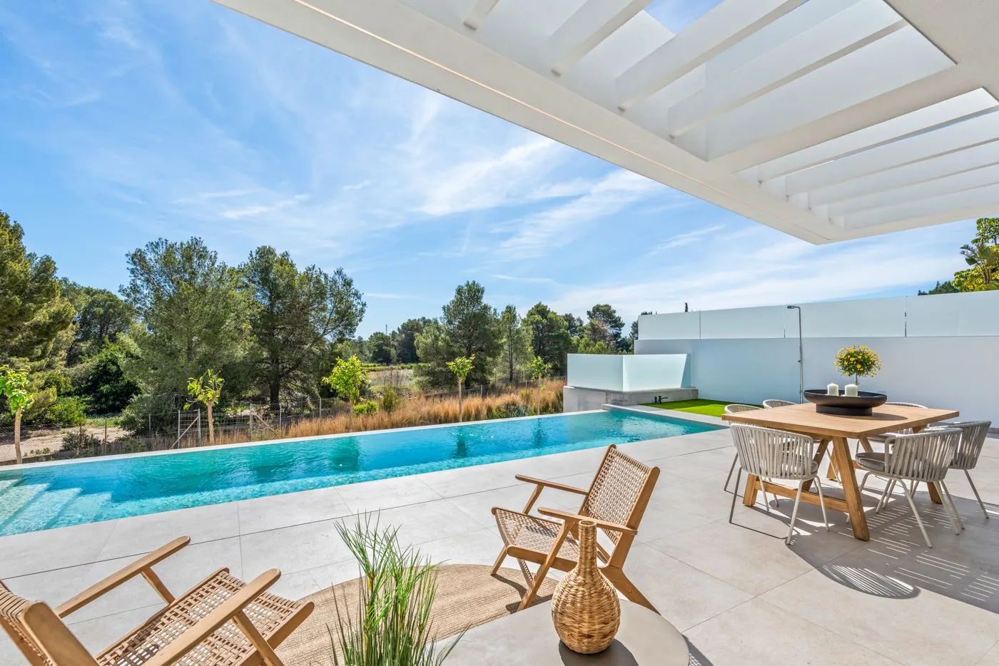 Contemporary newly built villas surrounded by mountains in Polop de la Marina.