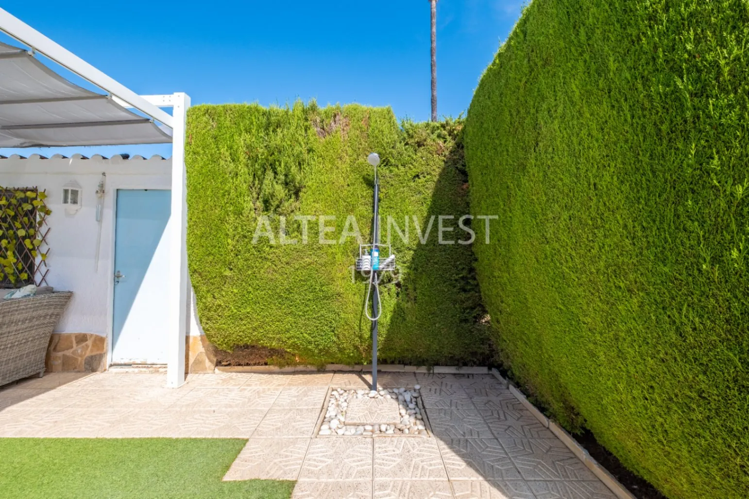 Exclusive Mediterranean-Style Chalet in El Planet