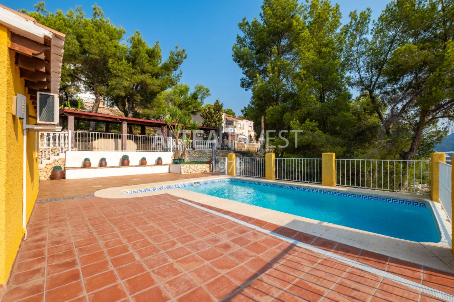 Charming Mediterranean Villa with Sea Views and Space to Enjoy