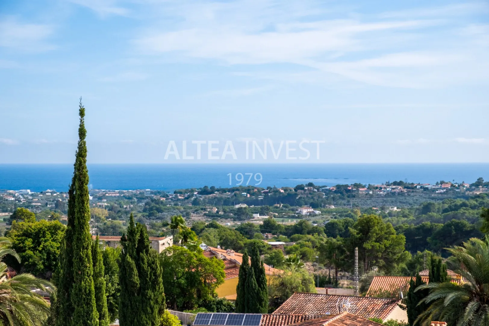 1475 - Villa Élégante et Moderne avec Vues Panoramiques sur la Mer Méditerranée