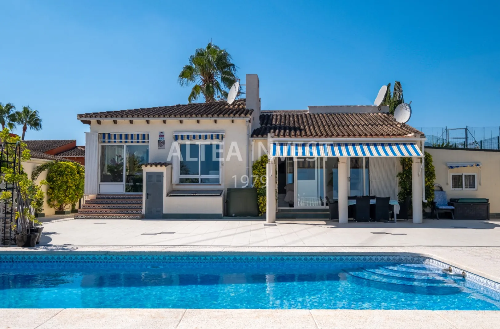 1457 - Cosy Mediterranean villa with spectacular views of Altea Bay