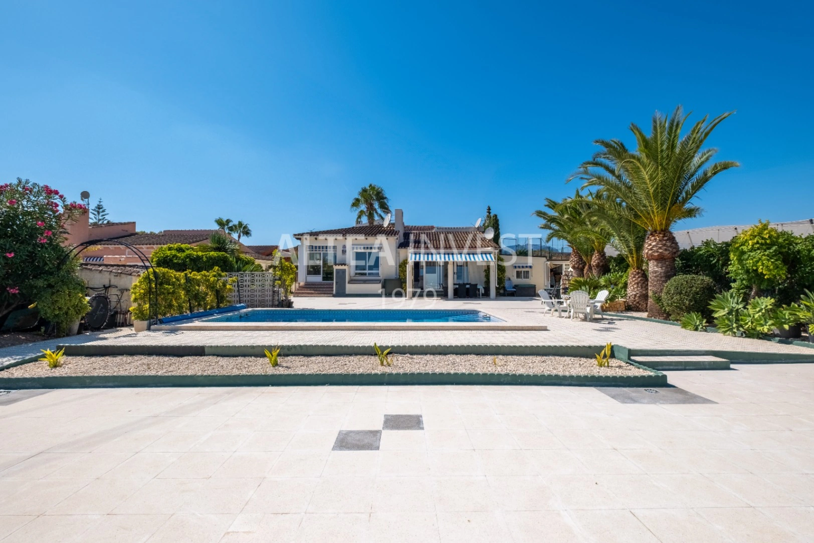 1457 - Cosy Mediterranean villa with spectacular views of Altea Bay