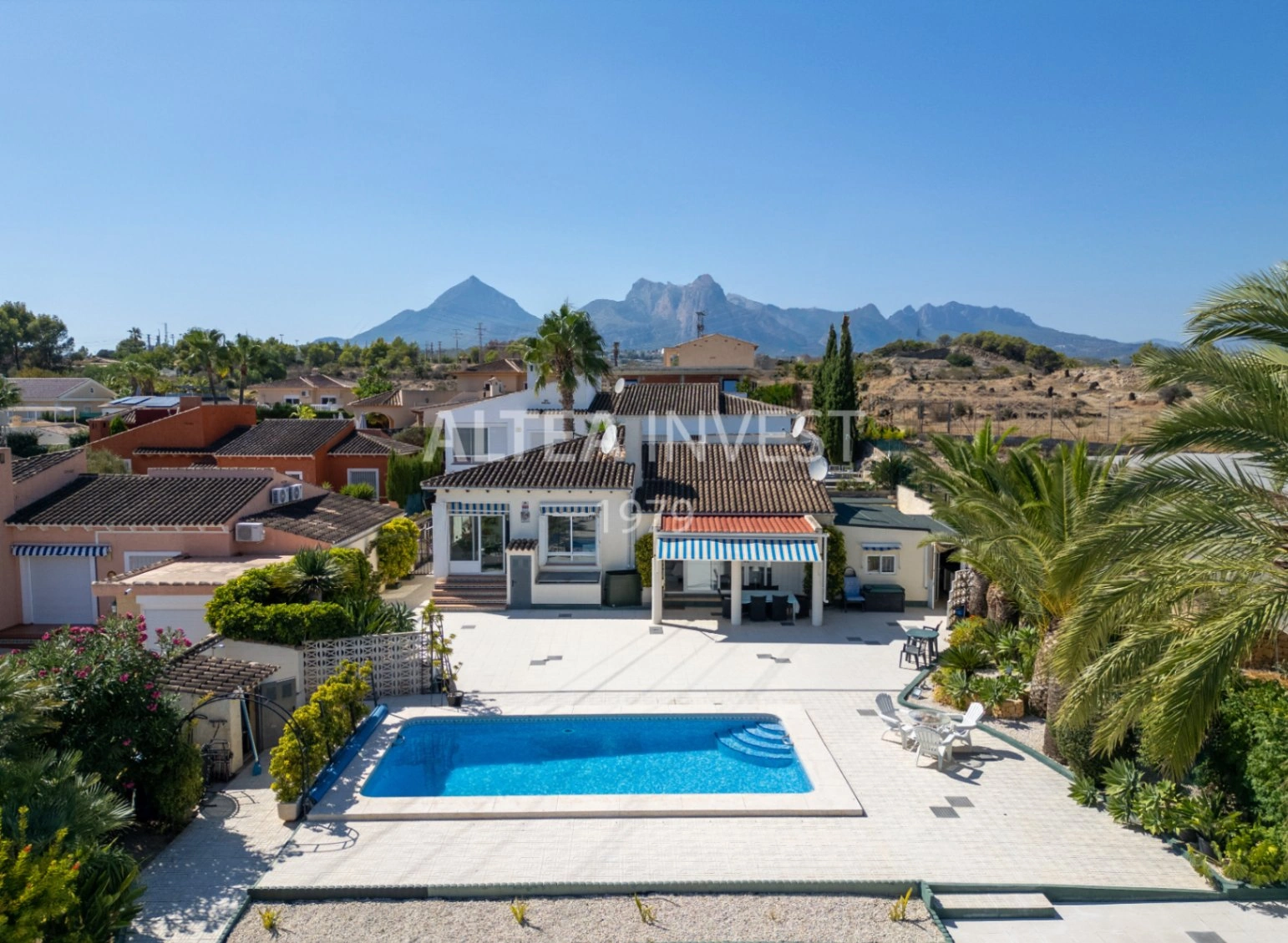 1457 - Cosy Mediterranean villa with spectacular views of Altea Bay