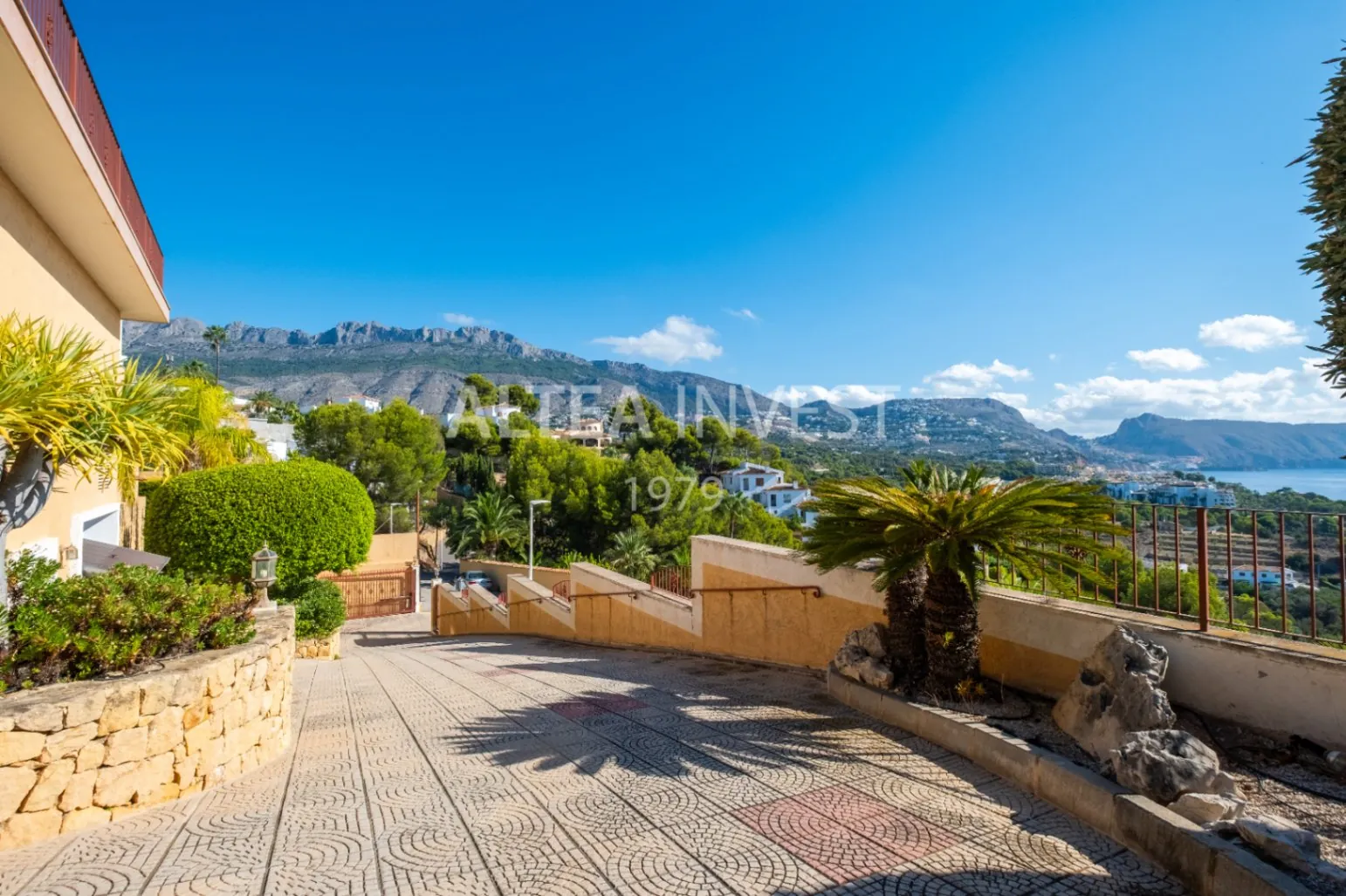 Dream Mediterranean Villa with Panoramic Sea Views and Spaces to Enjoy
