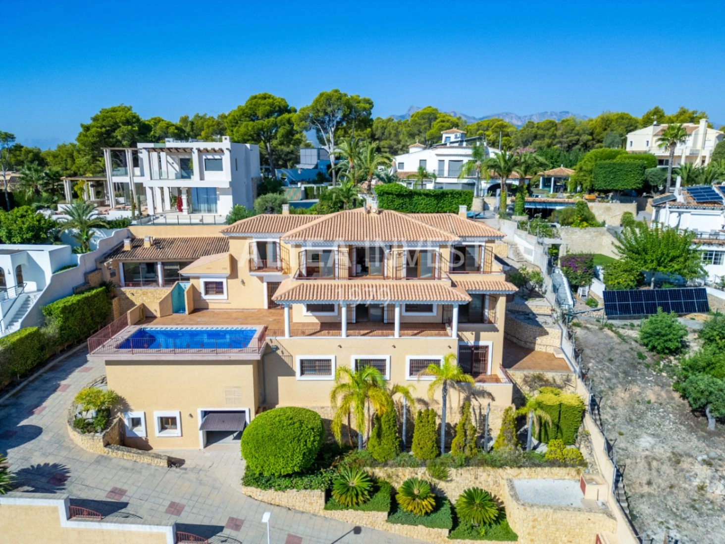Dream Mediterranean Villa with Panoramic Sea Views and Spaces to Enjoy - 3